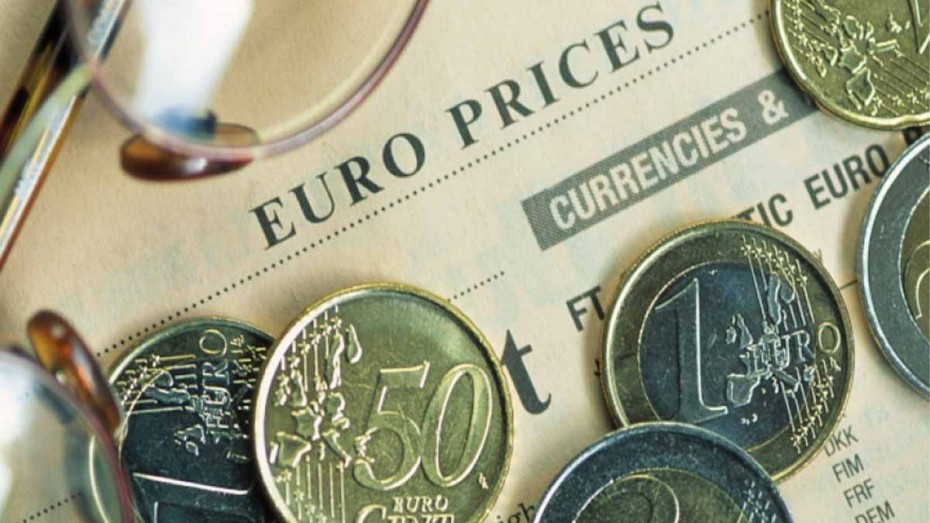 Υποχώρηση του ευρώ στα 1,1130 δολάρια