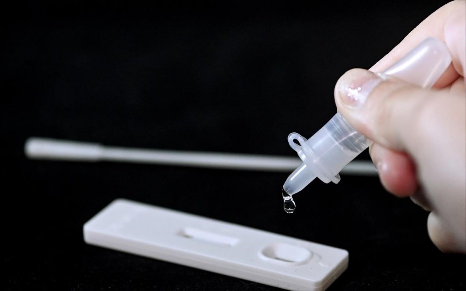 Στα φαρμακεία από αύριο τα self-test μαθητών και εμβολιασμένων εκπαιδευτικών