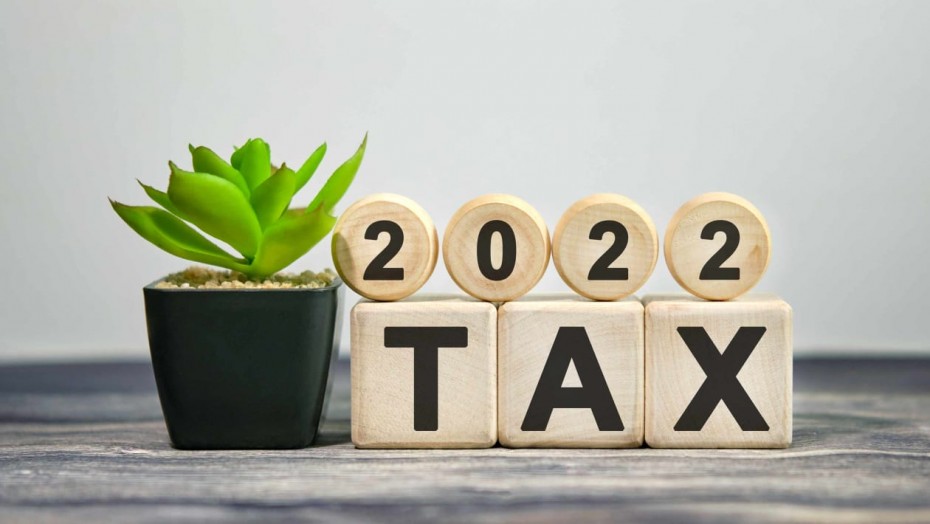 «Ποδαρικό» με φοροελαφρύνσεις κάνει το 2022