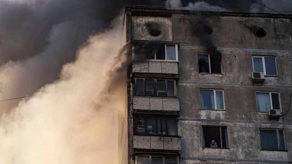 Ρωσικά πυρά σε συνοικίες του Κιέβου: Τουλάχιστον δύο νεκροί από επίθεση σε πολυκατοικία
