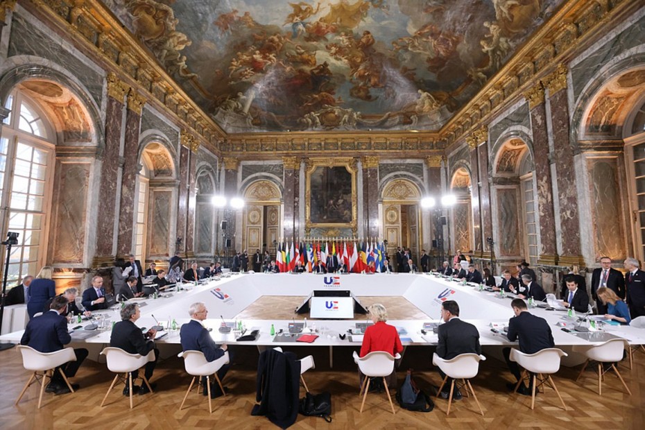 Σύνοδος Κορυφής Βερσαλλιών: Διχασμένοι οι «27» για το εμπάργκο στη Ρωσική ενέργεια