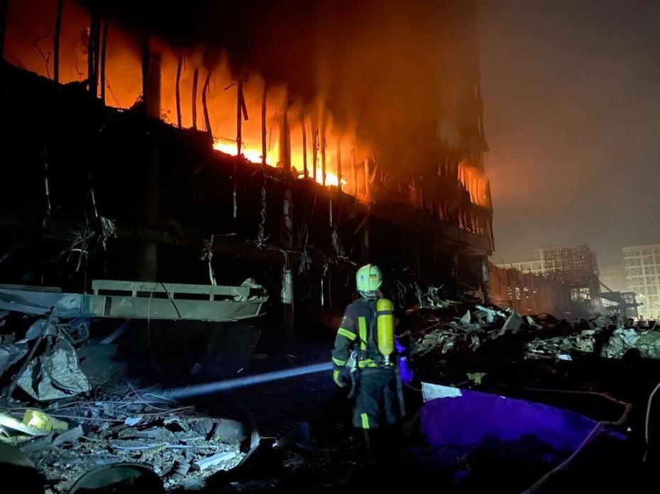 Ουκρανικό: Τουλάχιστον 8 νεκροί από βομβαρδισμό εμπορικού κέντρου στο Κίεβο