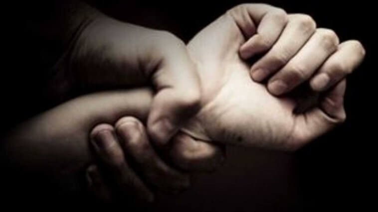 Συζυγοκτονία στη Ζάκυνθο: Γνωστός στις Αρχές για ενδοοικογενειακή βία ο δράστης