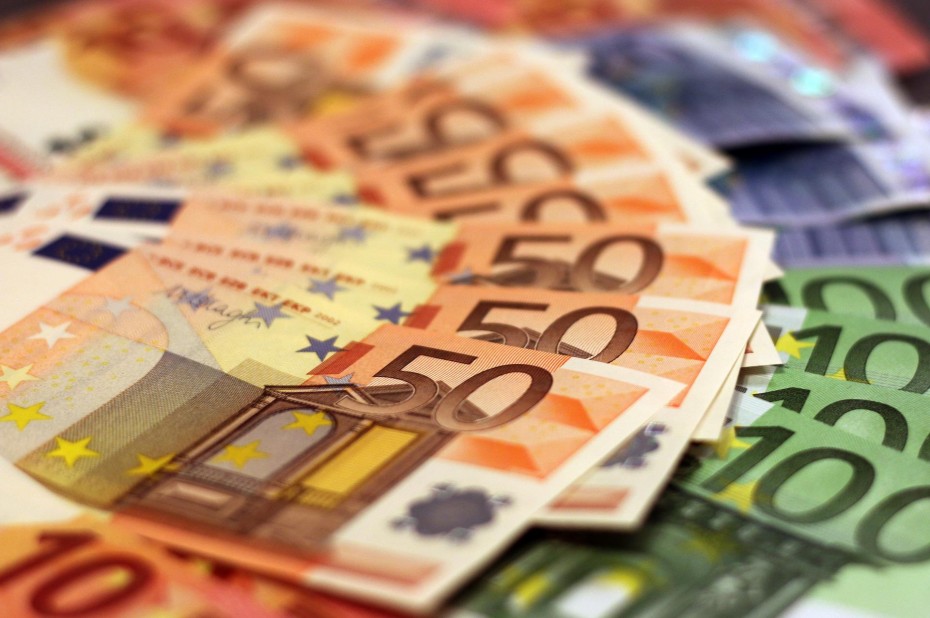 Συνάλλαγμα: Ανοδος του ευρώ, στο 0,9983$ η ισοτιμία με το δολάριο