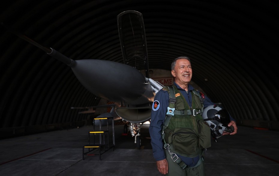 Προκλητικό σόου Ακάρ, πέταξε με F-16 πάνω από το βόρειο Αιγαίο