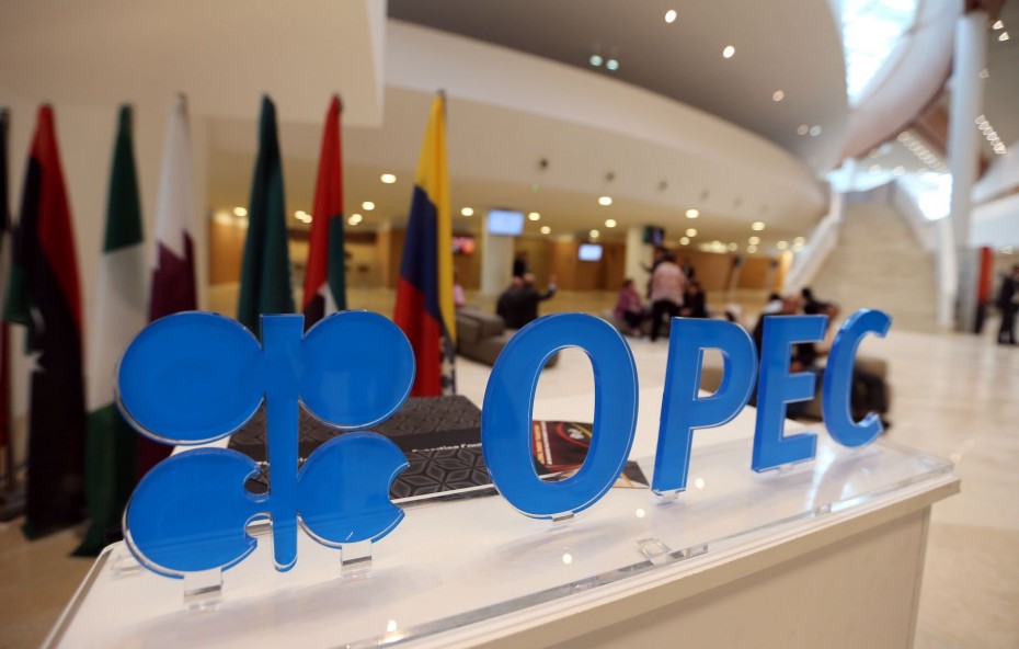 Πρόταση μείωσης της ημερήσιας παραγωγής πετρελαίου ετοιμάζεται να καταθέσει στον ΟΠΕΚ+ η Ρωσία
