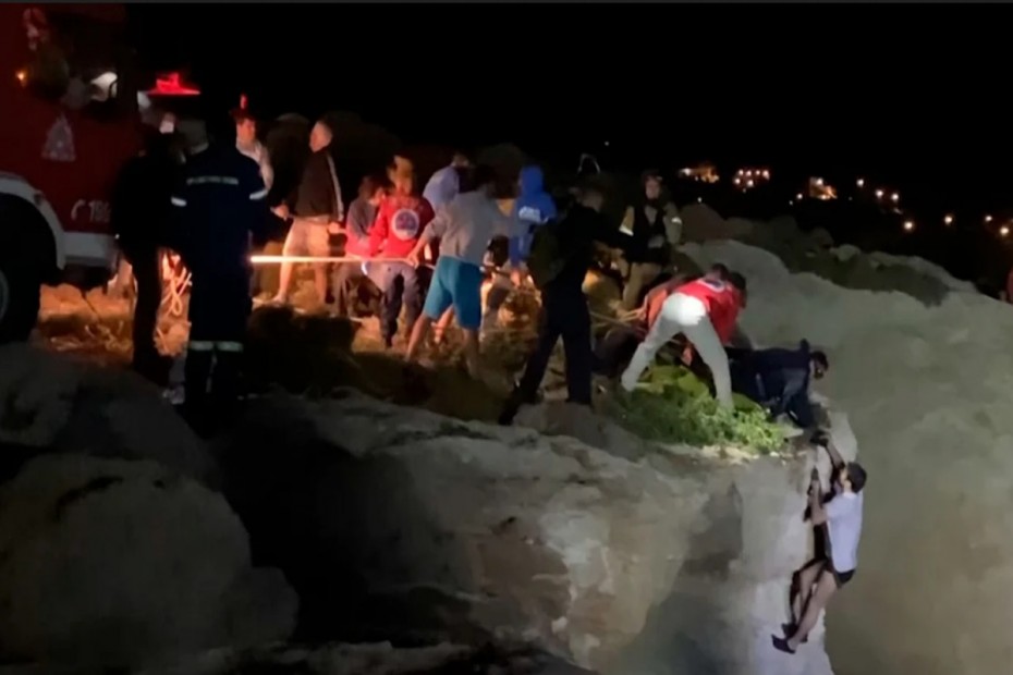 Τραγωδία στο Αιγαίο: Νεκρές 16 γυναίκες στη Λέσβο - 15 αγνοούμενοι στα Κύθηρα 