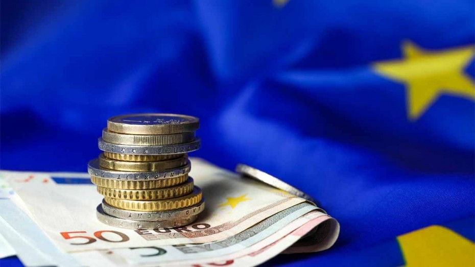 Το ευρώ ενισχύεται 0,12% στα 0,9807 δολάρια