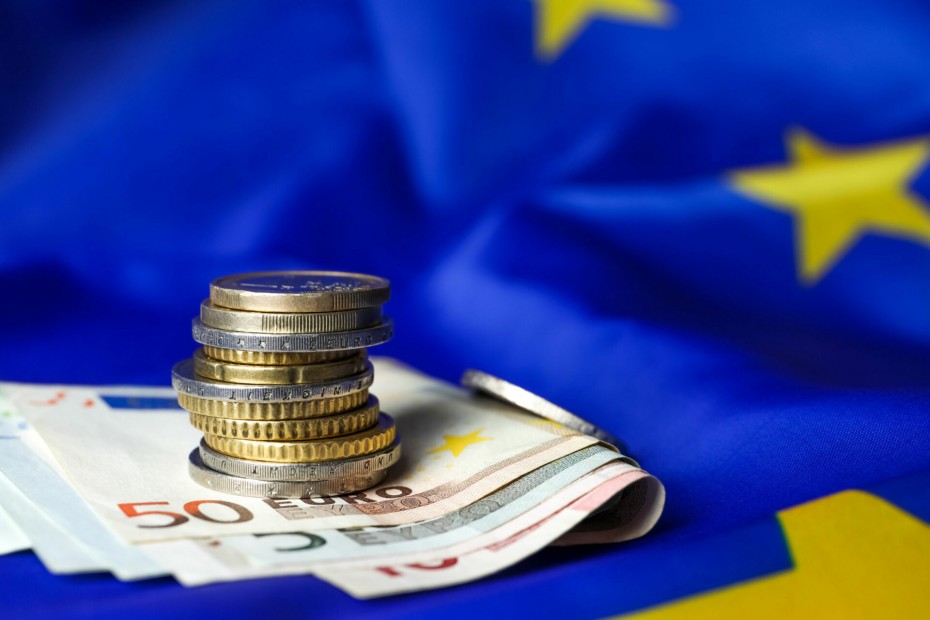 Συνάλλαγμα: Υποχώρηση του ευρώ στο ξεκίνημα της εβδομάδας