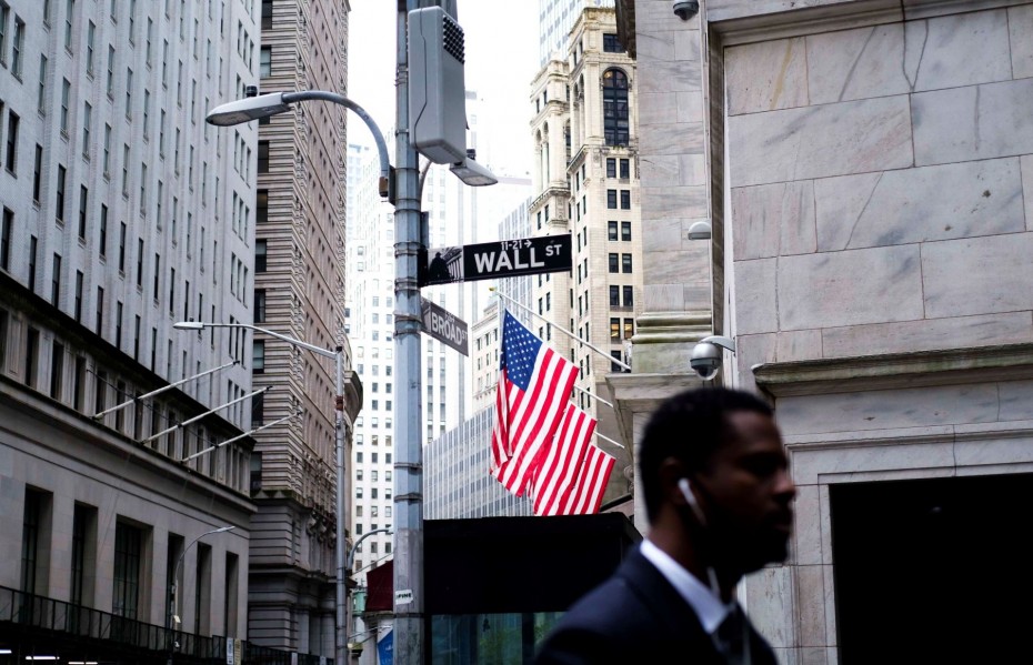 Συνεχίζονται οι πιέσεις στη Wall Street, απώλειες για S&P 500 και Nasdaq
