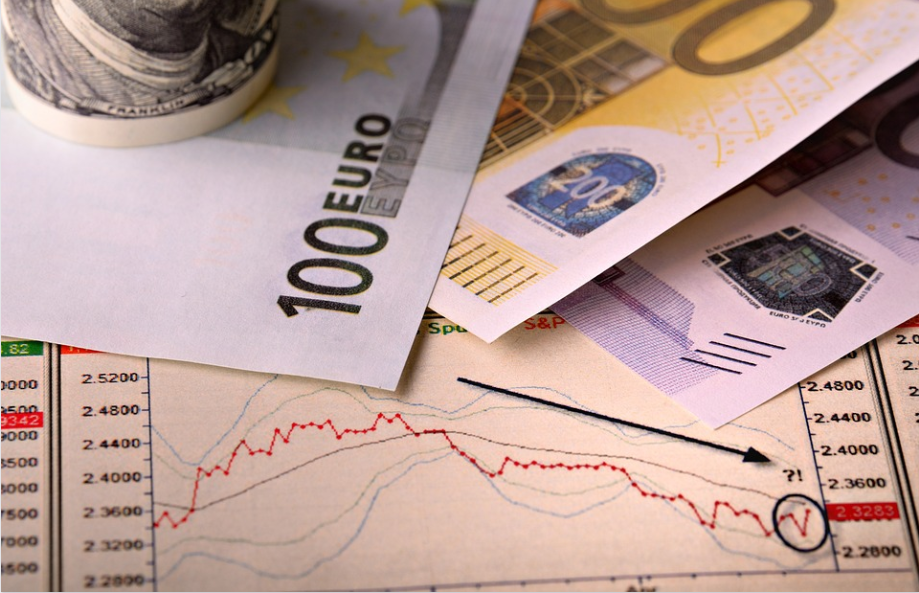 Συνάλλαγμα: Στο 0,74% η πτώση του ευρώ έναντι του δολαρίου