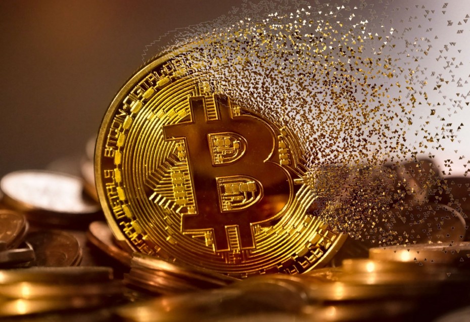 Βουτιά 40,3% στα προθεσμιακά συμβόλαια για bitcoin, υποχωρεί κατά 60% η τιμή του