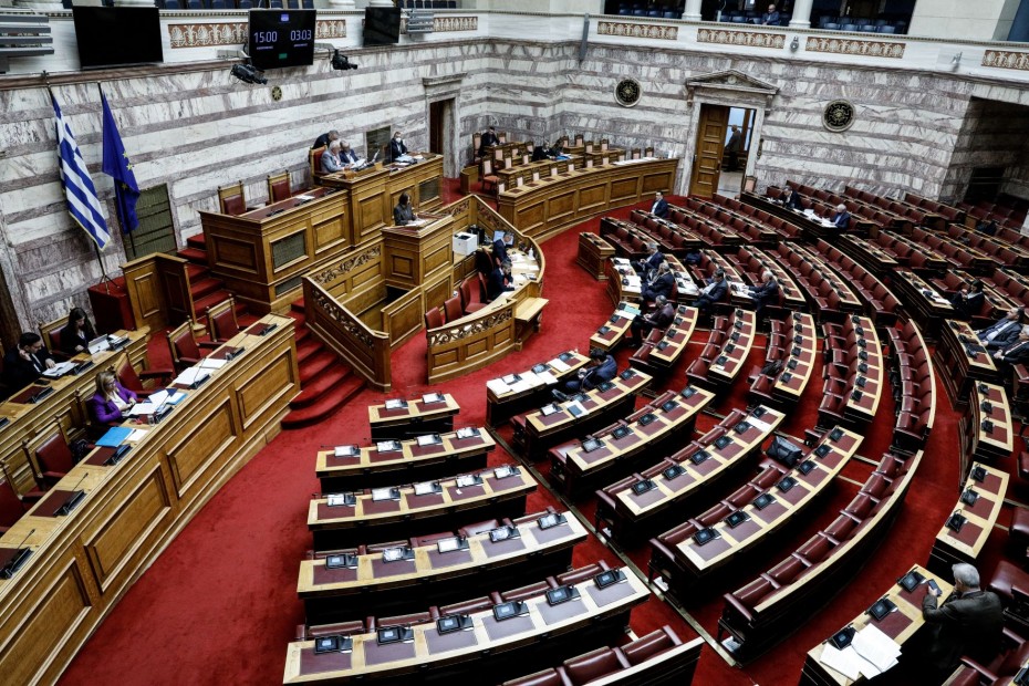 Αντιπαράθεση Μαρκόπουλου-Πολάκη στη Βουλή για το Market Pass