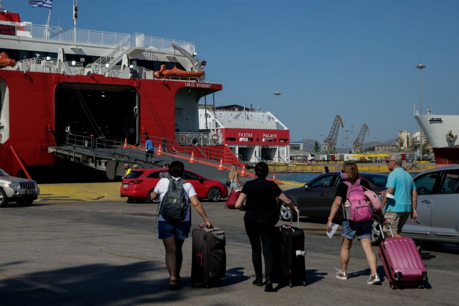 Αύξηση 64,9% σημείωσε η διακίνηση επιβατών στα λιμάνια το δεύτερο τρίμηνο