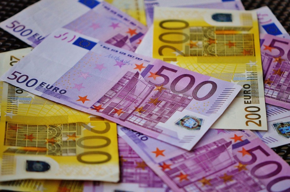Συνάλλαγμα: Το ευρώ ενισχύεται κατά 0,37% έναντι του δολαρίου