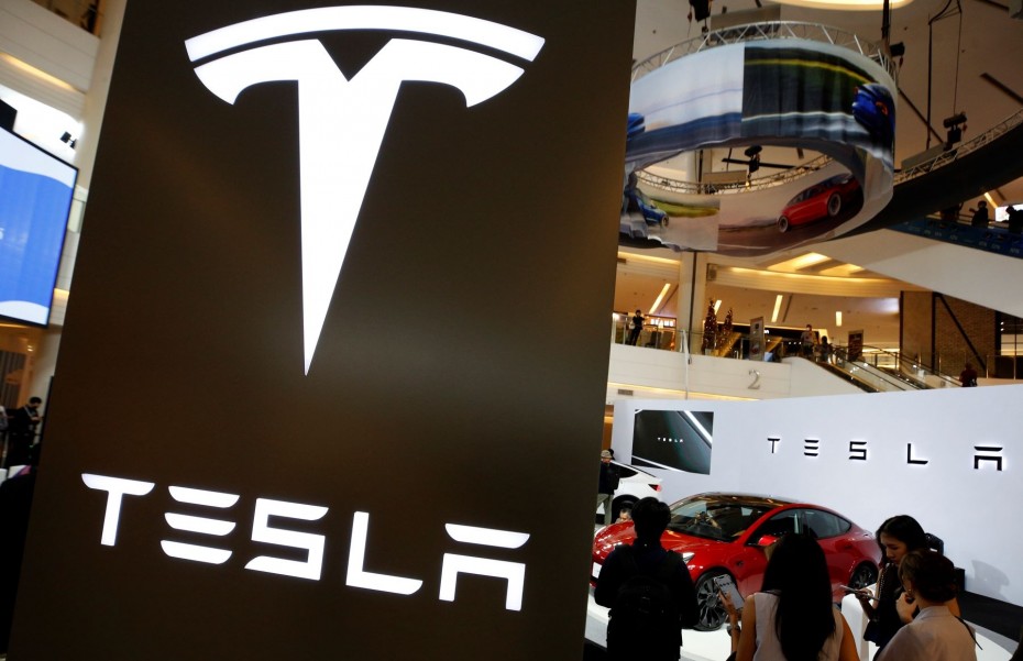 Γιατί η Tesla «κουρεύει» την παραγωγή της στο εργοστάσιο της Σανγκάης