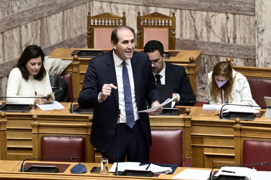 Βεσυρόπουλος για market pass: «Η κυβέρνηση στέκεται στο πλευρό των πολιτών»