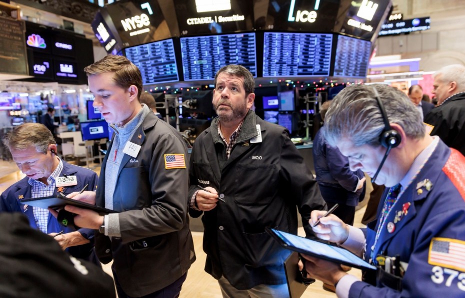 Έκοψε ταχύτητα η Wall Street - Υποχώρησαν και οι τρεις δείκτες της