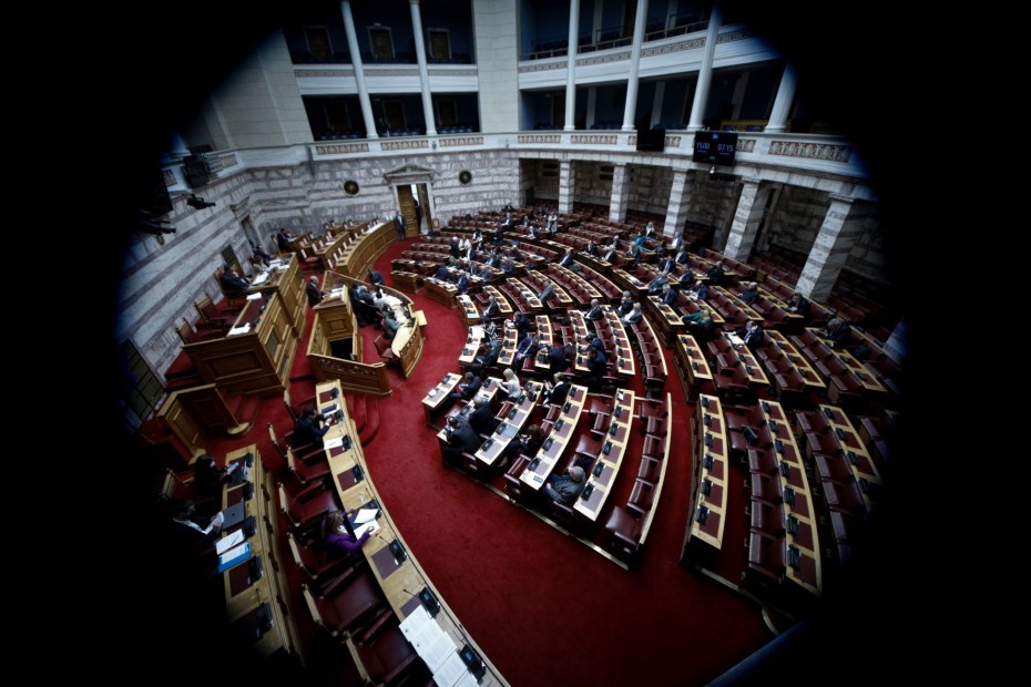 Κατατέθηκε στη Βουλή το νομοσχέδιο για την προστασία του καταναλωτή - Τι προβλέπει