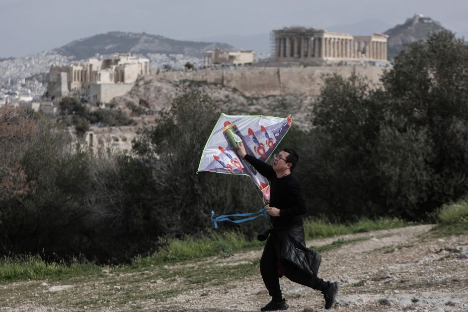 Κούλουμα γεμάτα κέφι στον Λόφο του Φιλοπάππου για όσους έμειναν στην Αθήνα