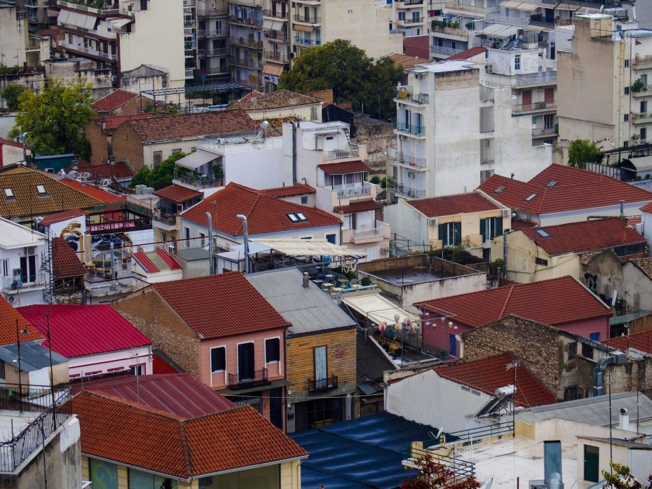 Οι Έλληνες ξοδεύουν το 40% του εισοδήματος τους στο κόστος στέγασης