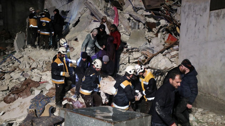 Άνω των 2.300 οι νεκροί και ανθρωπιστική κρίση από τον φοβερό σεισμό σε Τουρκία, Βόρεια Συρία (upd)