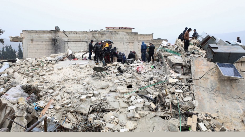 Θάνατος στα συντρίμμια: Ξεπερνούν τους 3.500 οι νεκροί από τον σεισμό σε Τουρκία, βόρεια Συρία