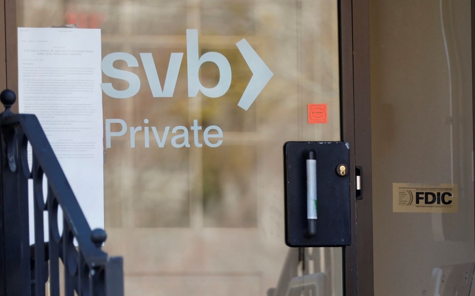 Το αστραπιαίο bank run διέλυσε SVB και Signature Bank