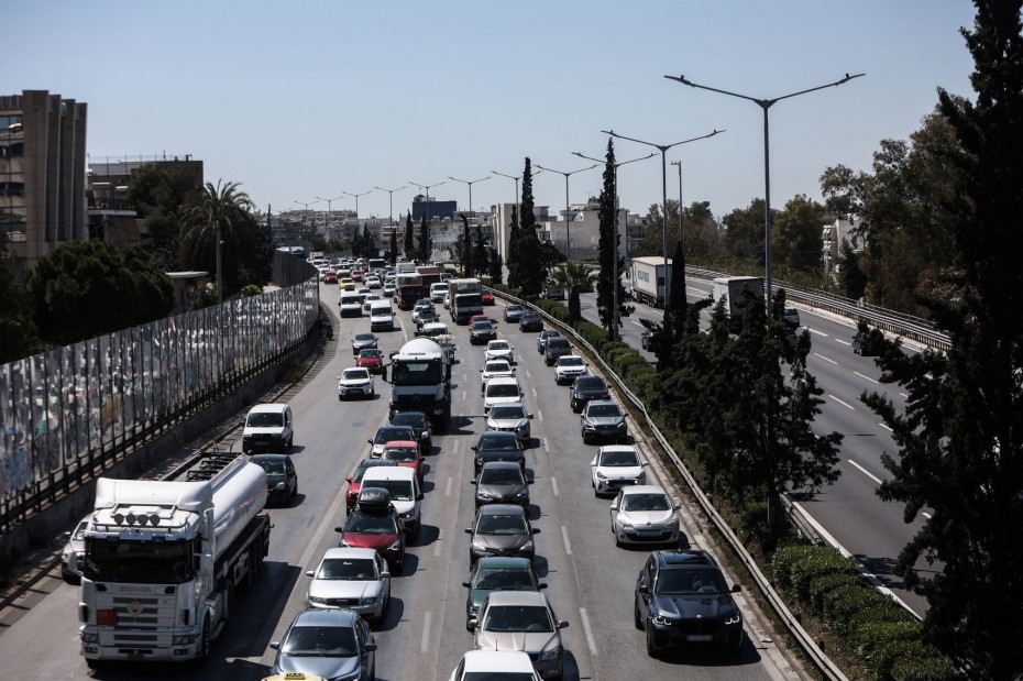 Επιστρέφουν στην Αθήνα οι εκδρομείς του Πάσχα - Που εντοπίζονται προβλήματα στην κυκλοφορία