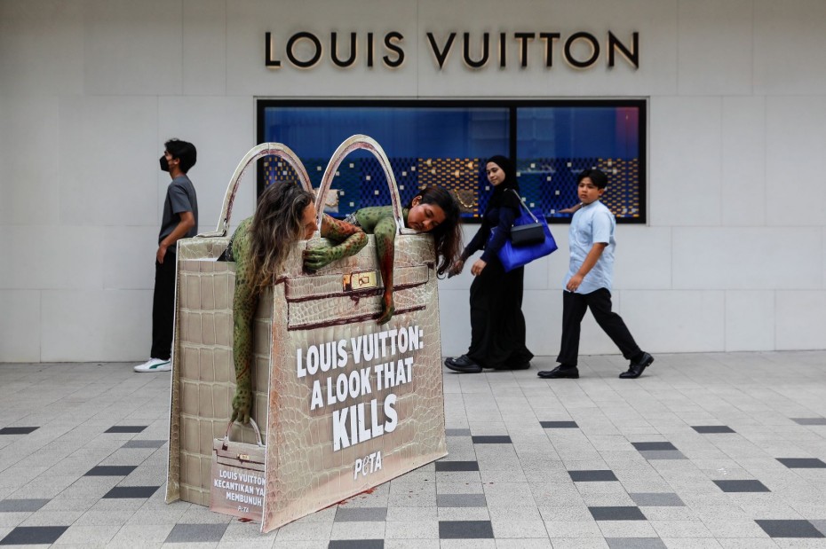 Το μεγάλο χρηματιστηριακό ρεκόρ της Louis Vuitton του πλουσιότερου ανθρώπου στον κόσμο
