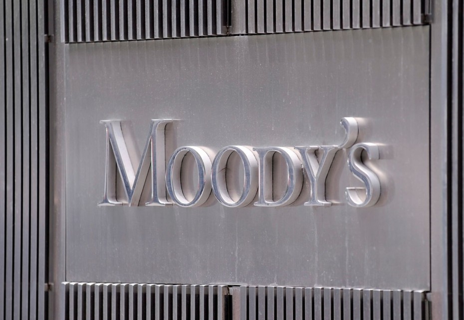 Η Moody's κλείνει το μάτι στην πρόταση της Κομισιόν για τις τράπεζες