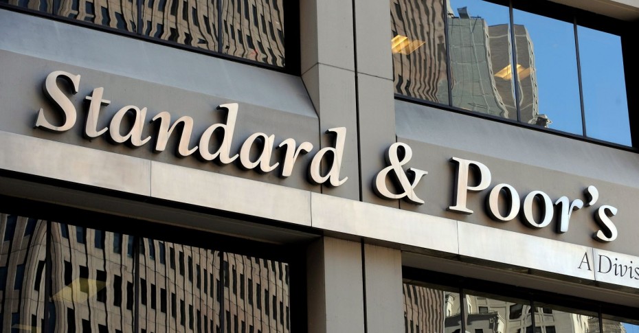 O Standard & Poor’s αναβάθμισε και τις τέσσερις συστημικές τράπεζες, τις τρεις με θετικό outlook