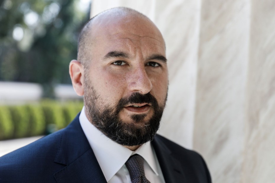 Τζανακόπουλος: «Μείωση ΦΠΑ και ΕΦΚ, αναστολή των πλειστηριασμών και σχέδιο για το ιδιωτικό χρέος»