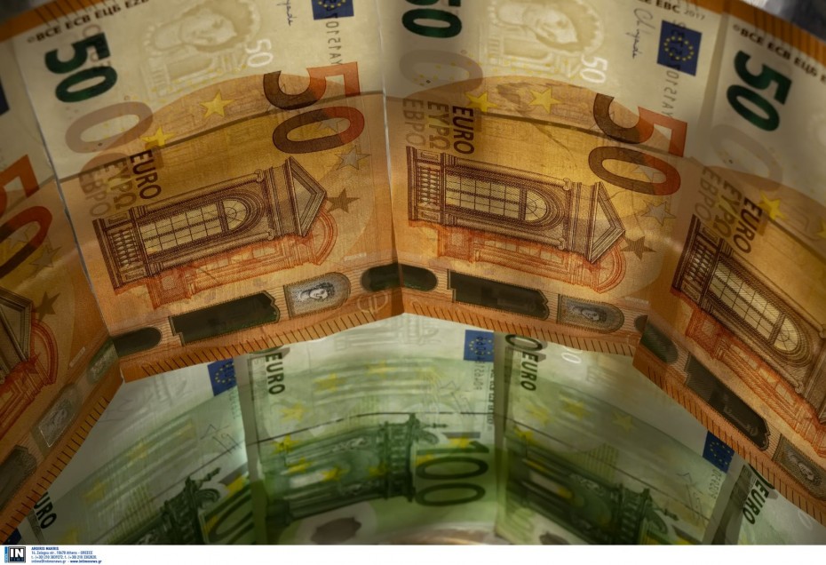 Πτώση 0,13% για το ευρώ στην αγορά συναλλάγματος, στα 1,0717 η ισοτιμία