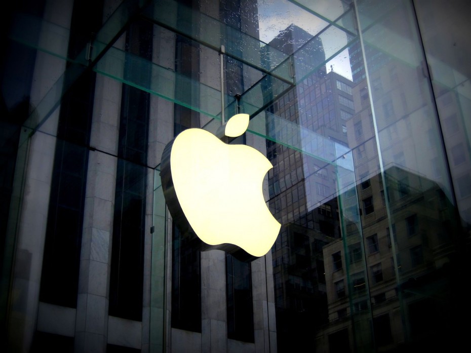 Apple: Σπάει το ορόσημο των 3 τρισ. δολαρίων κεφαλαιοποίησης