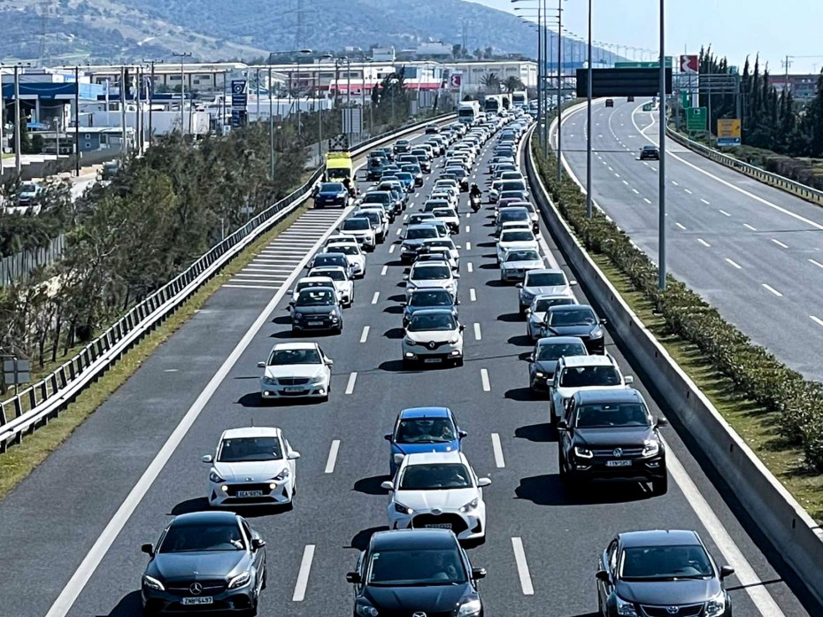 Αυξημένες κατά 1,9% οι πωλήσεις αυτοκινήτων στην Ελλάδα τον Απρίλιο