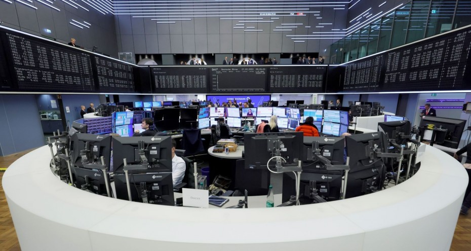 «Μουδιασμένοι» οι επενδυτές, επικράτησαν οι πωλητές στις Ευρωαγορές