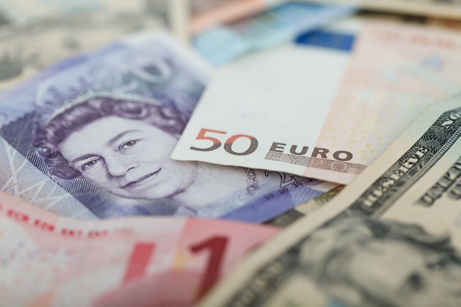 Χαμηλό τριετίας για τη χρήση του ευρώ στις διεθνείς συναλλαγές