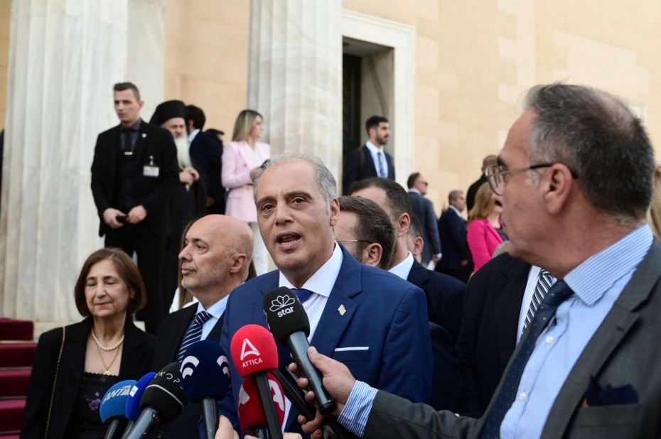 Βελόπουλος: «Συνεχώς χρεώνονται η Ελλάδα και οι Έλληνες»