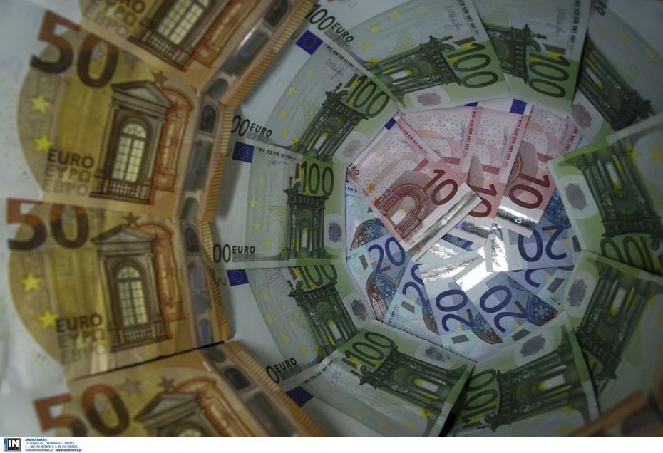 Συνάλλαγμα: Σταθεροποιείται στα 1,07 δολάρια η ισοτιμία του ευρώ
