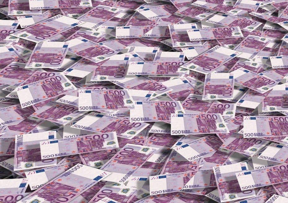 Νέα άνοδος για το ευρώ στα 1,073 δολάρια στην αγορά συναλλάγματος