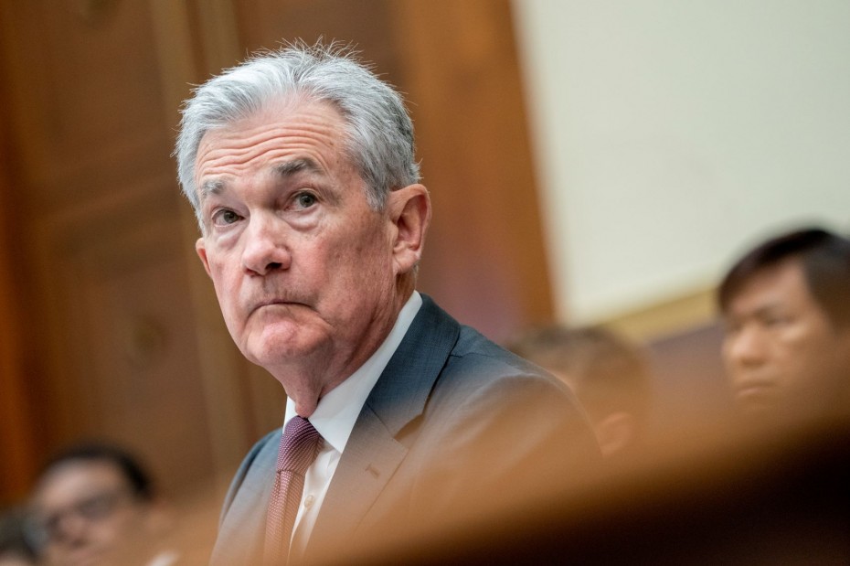 Η Fed σφίγγει τον κλοιό σε τράπεζες με assets άνω των 100 δισ. δολαρίων