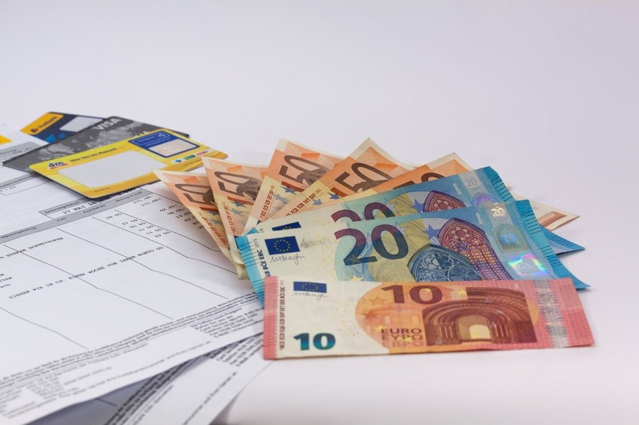 Συνάλλαγμα: Νέες απώλειες για το ευρώ, στα 1,0682 δολάρια η ισοτιμία