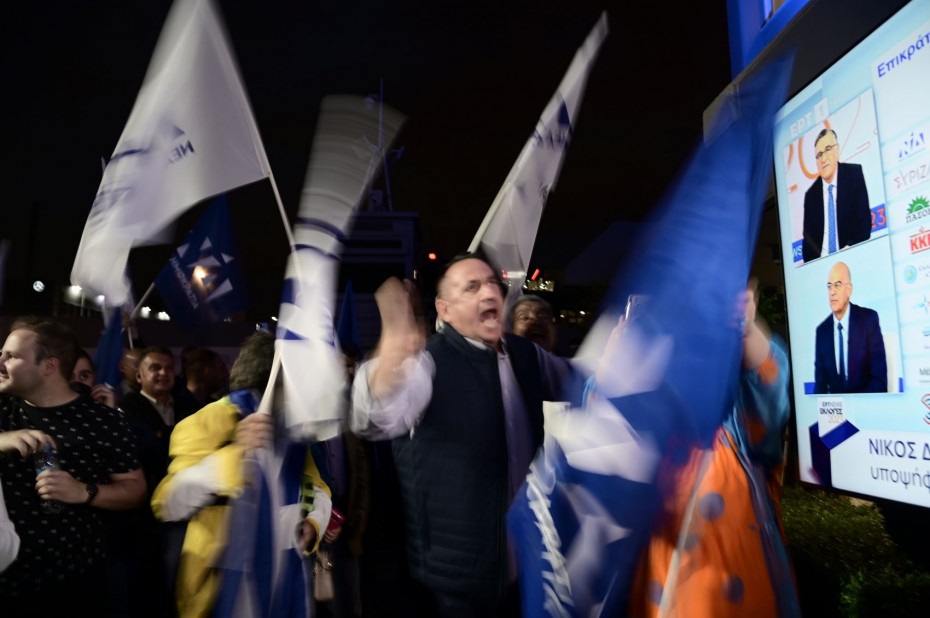 Δημοσκόπηση Metron Analysis: Άνετη νίκη για τη ΝΔ, υποχώρηση του ΣΥΡΙΖΑ και επτακομματική Βουλή