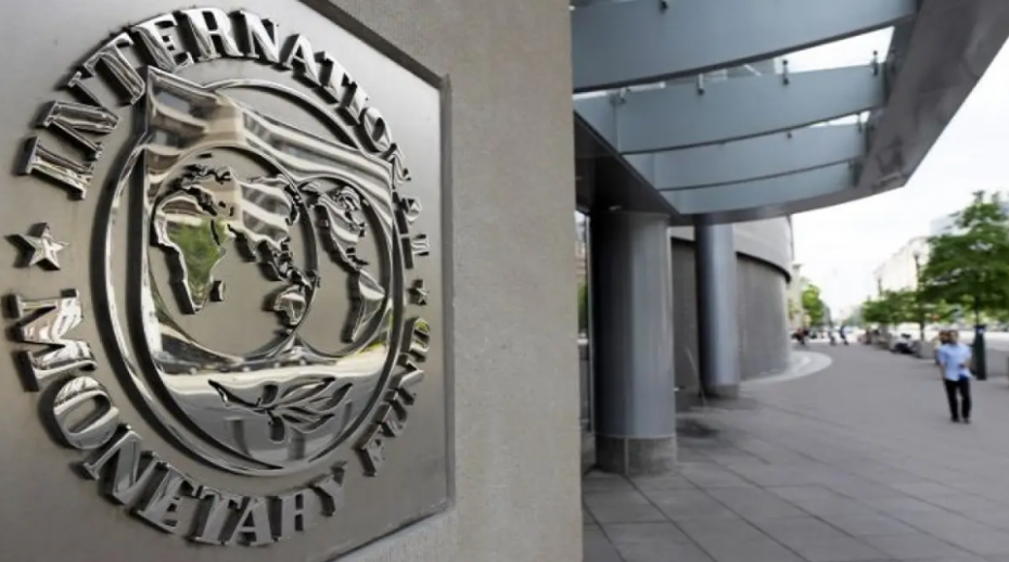 Το ΔΝΤ συστήνει στις κεντρικές τράπεζες να επιμείνουν στις αυξήσεις επιτοκίων