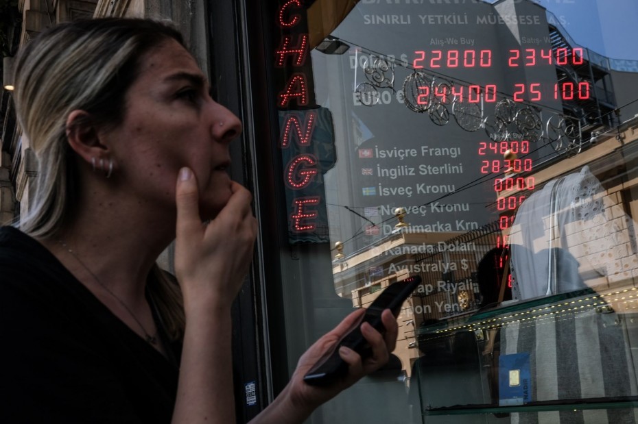 Απώλειες... αιώνα για την τουρκική λίρα - Πως ανταποκρίνονται οι ξένοι επενδυτές