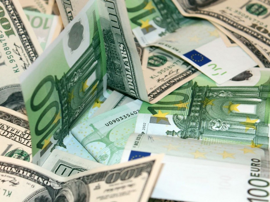 Συνάλλαγμα: «Πετάει» το ευρώ, στα 1,1240 δολάρια η ισοτιμία