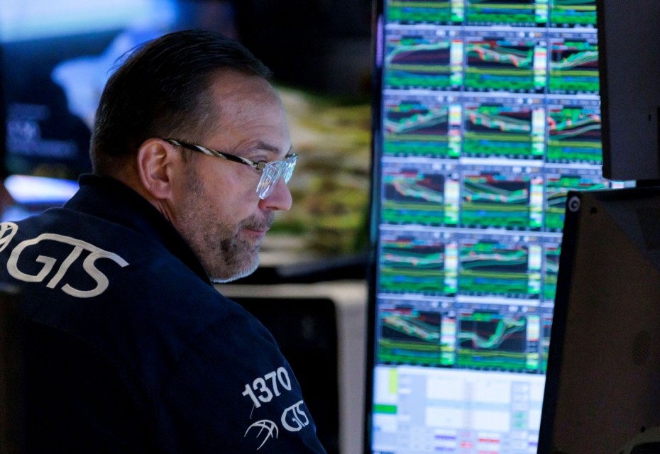Οι αγοραστές έδωσαν αέρα στα... πανιά της Wall Street